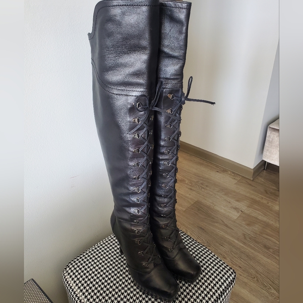 Stuart Weitzman OTK Lambskin Leather Lace-Up Boots Like NEW sz 9.5